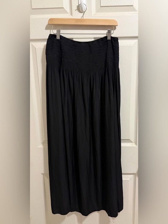 Daisy Fuentes Dresses & Skirts - Daisy Fuentes Black Smocked Waist Maxi Skirt